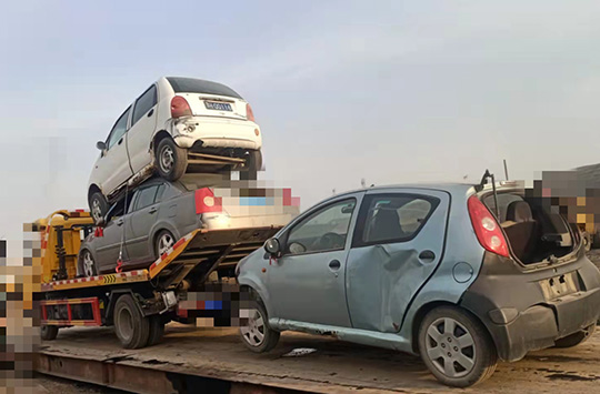 各种报废车